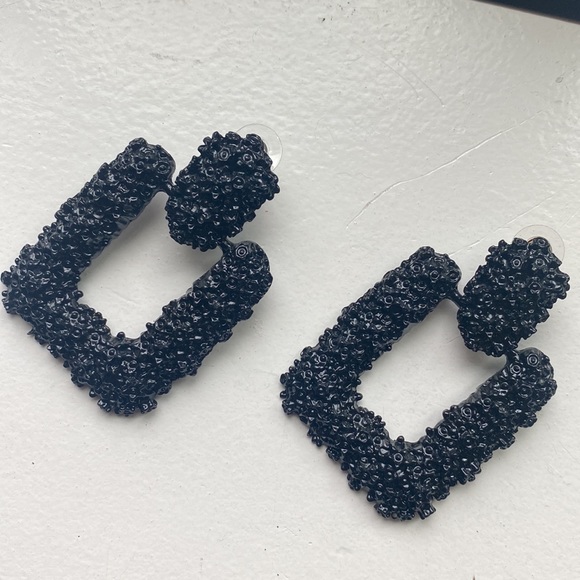 Black Textured Statement Earrings - Picture 4 of 6